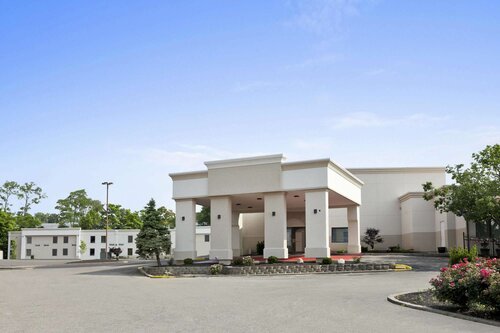 Гостиница Quality Inn & Suites