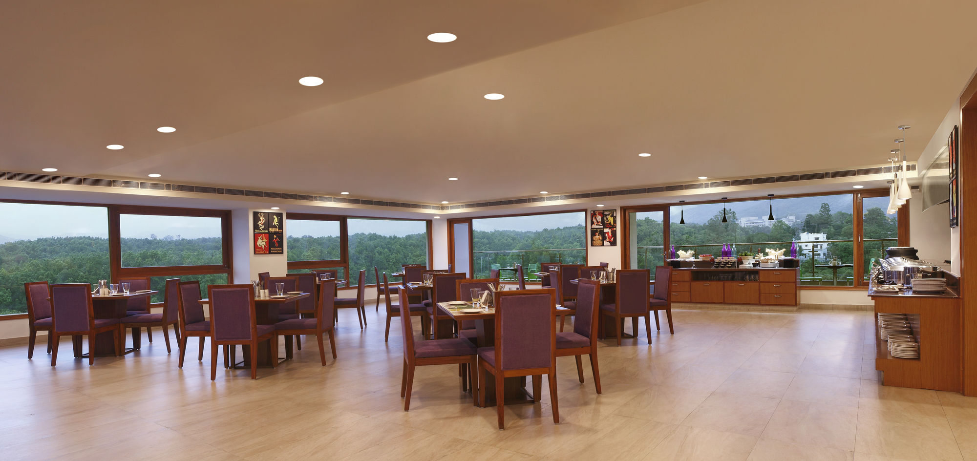 Фото Lemon Tree Hotel, Dehradun