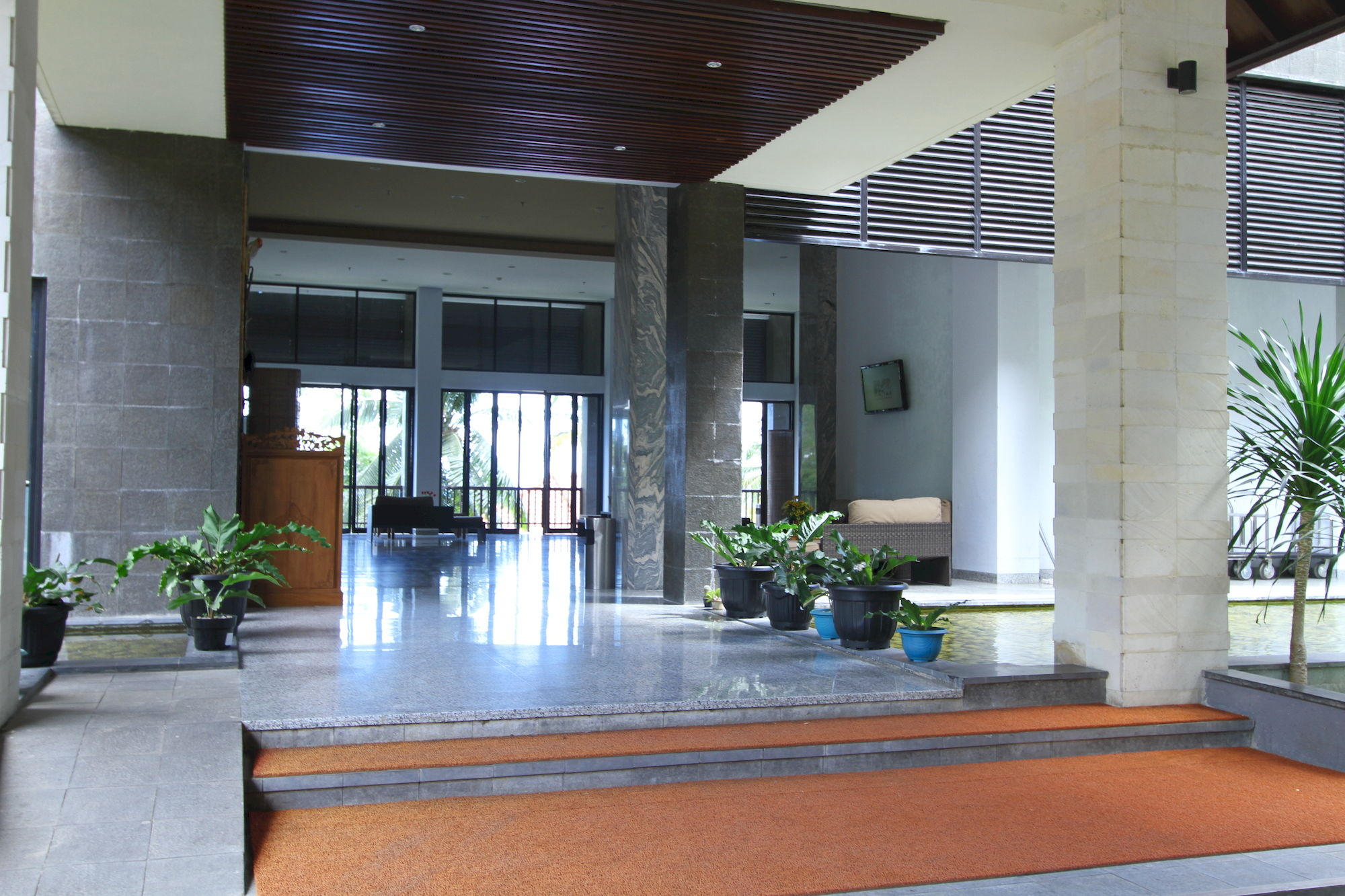 Фото Laprima Hotel Flores