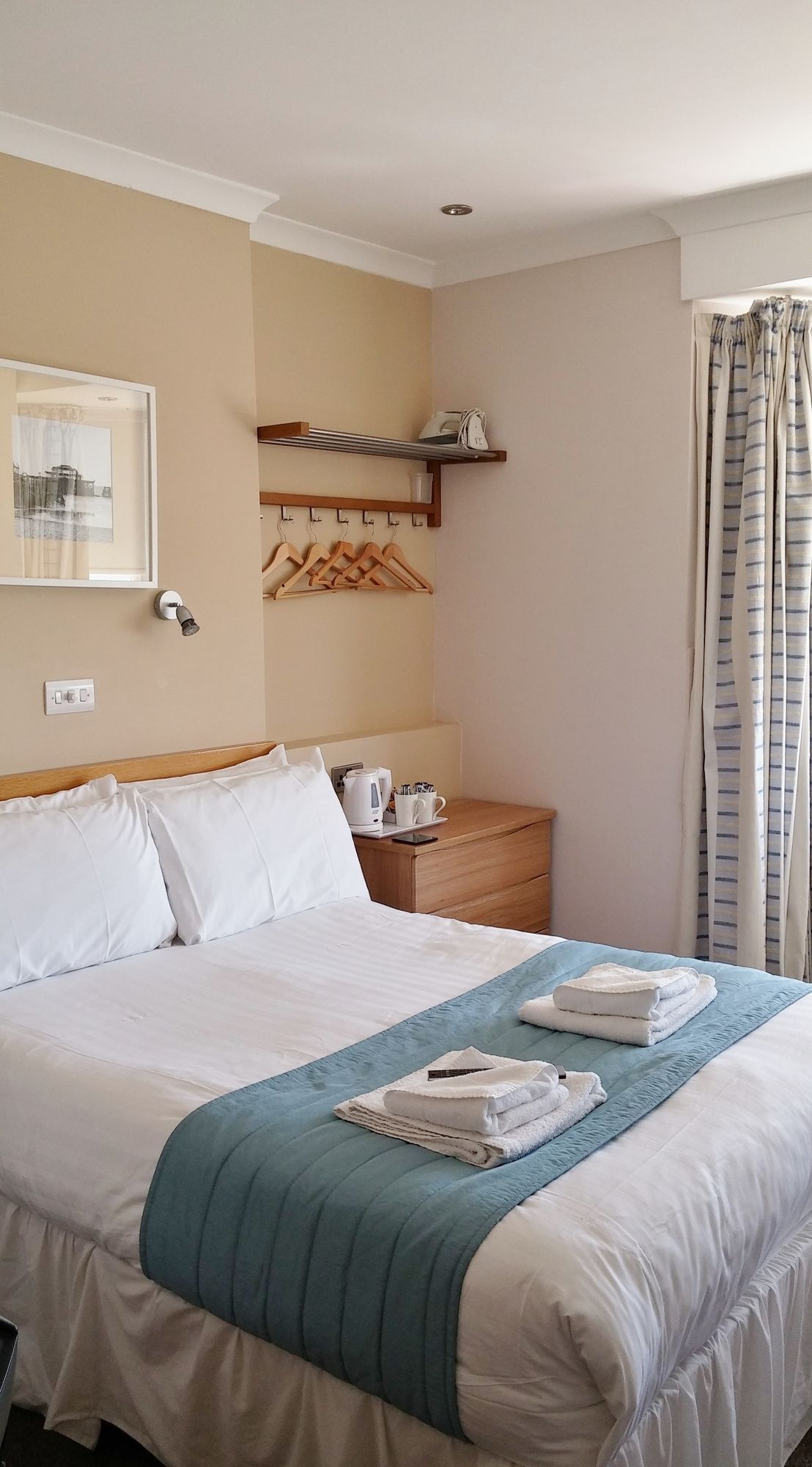 Фото Legends Hotel Brighton