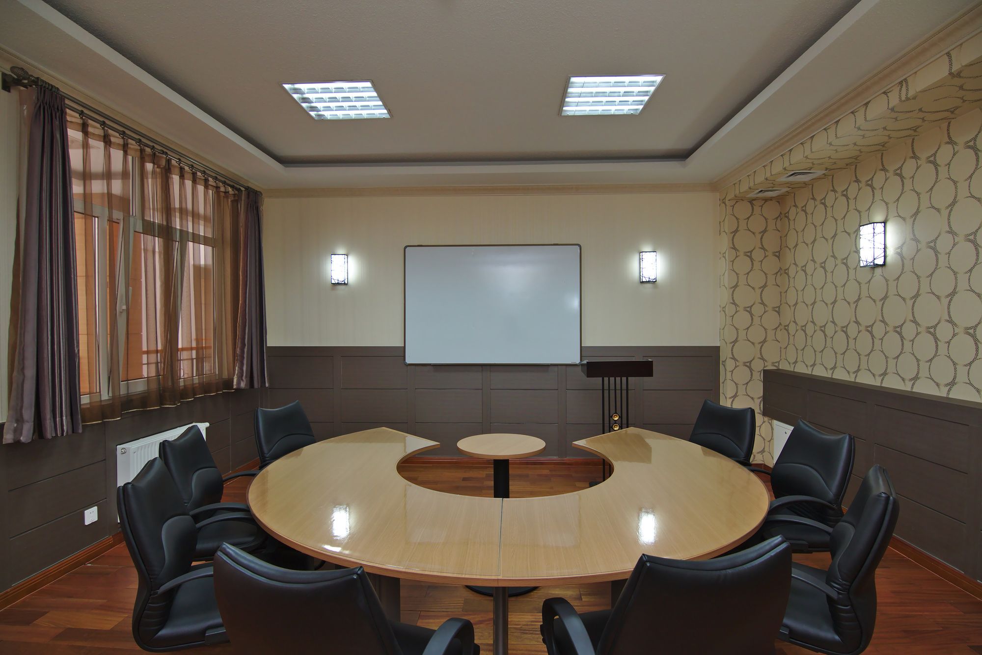 Фото Tanan Center Serviced Apartments