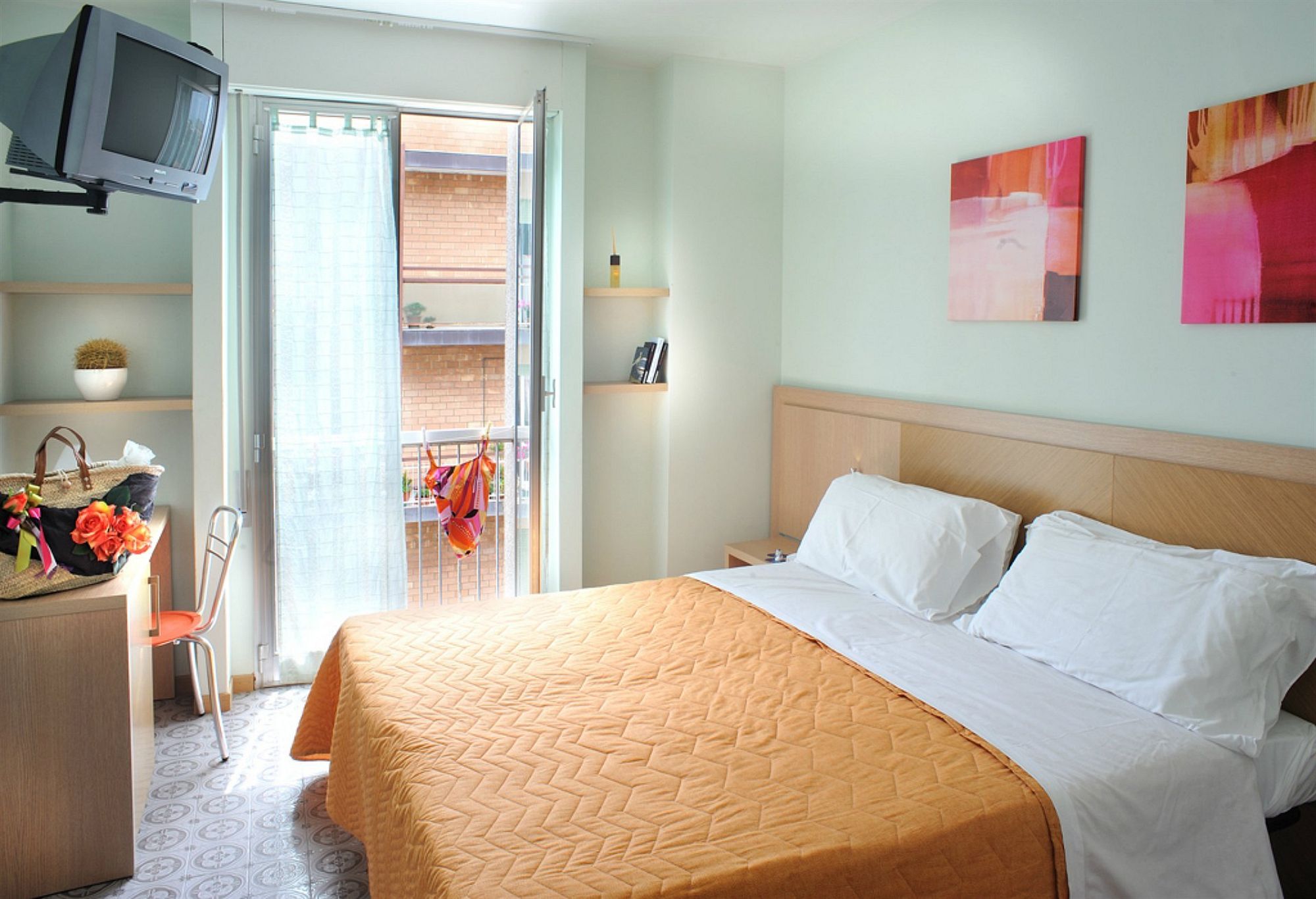 Фото Polo Younique Hotel