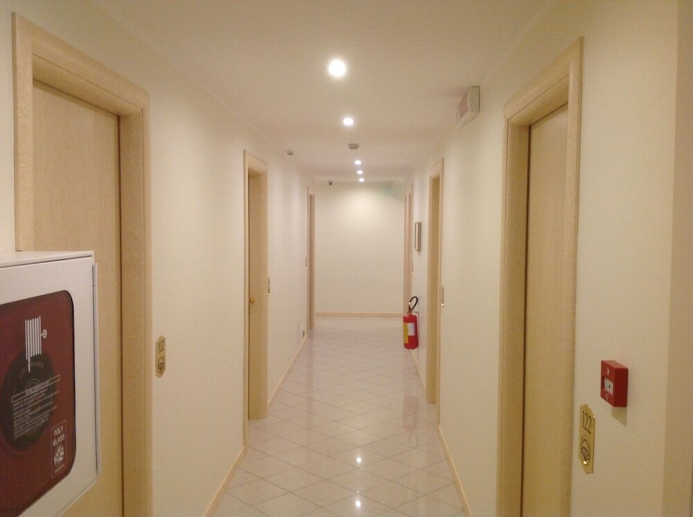 Фото Hotel Ambassador