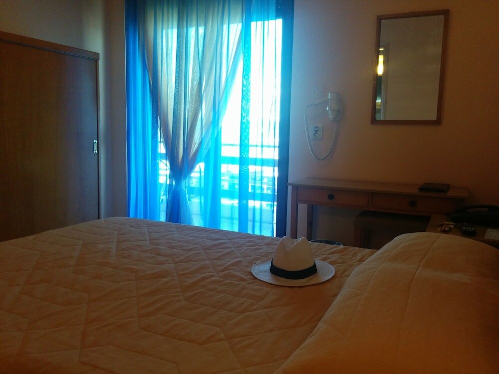 Фото Atlantis Hotel