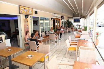 Фото Acropolis Apartments