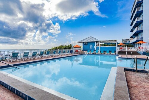 Апартаменты Coconut Palms Beach Resort II a Ramada by Wyndham в Нью-Смирна-Бич