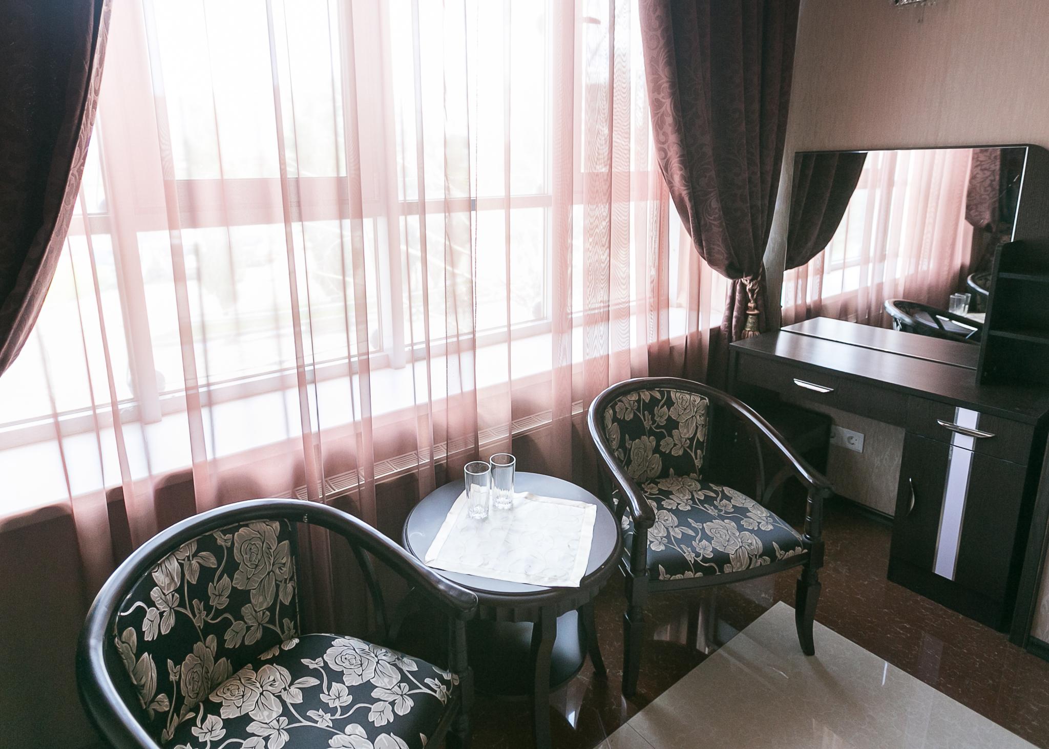 Фото Golden House