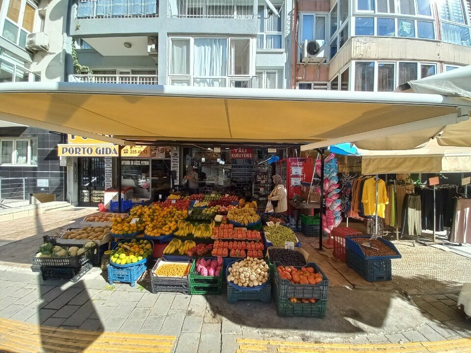 Nuts, snacks, dried fruits Yali Nuts, Izmir, photo