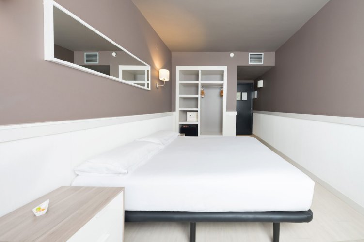 Фото Hotel Paral·lel