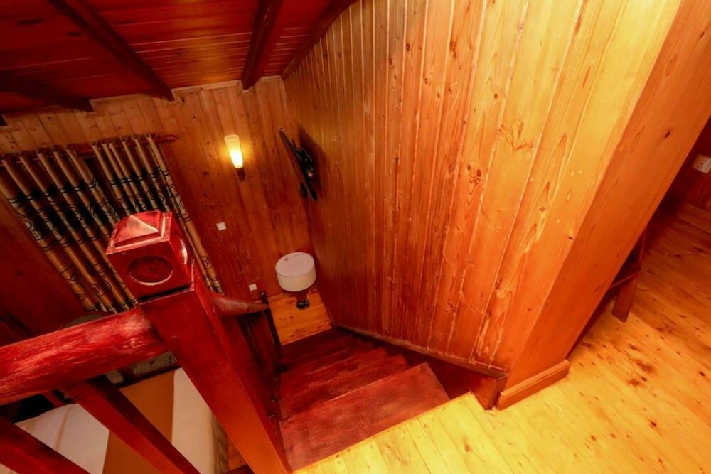 Фото Alpine Hotel