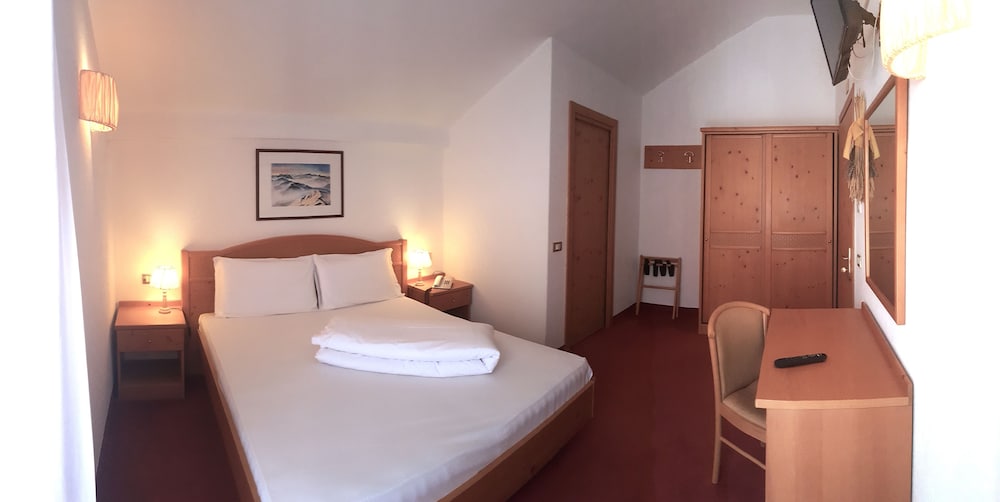 Фото Hotel Grizzly