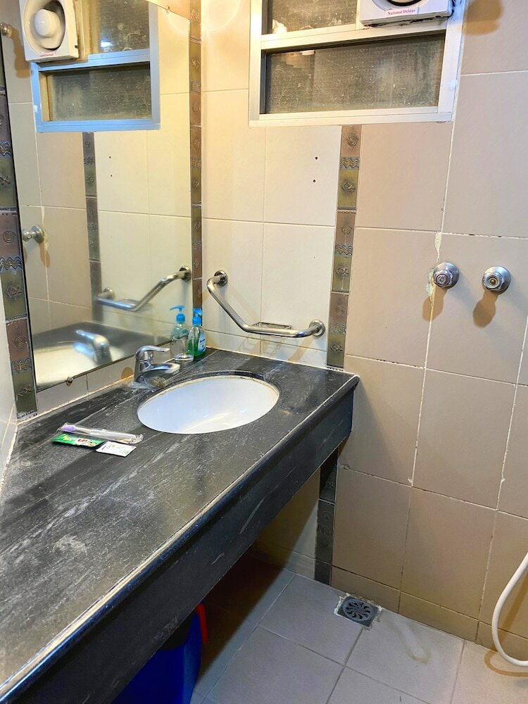 Фото Hotel Nirvana Inn