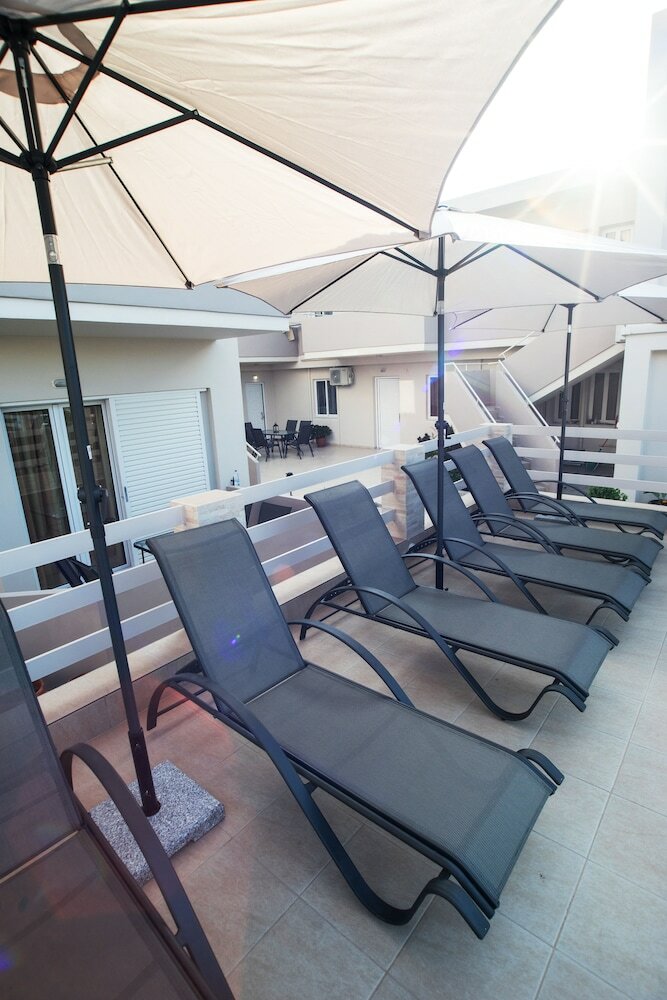 Фото Naiades Luxury Apartments