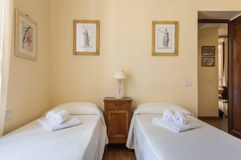 Фото Charming 2bed Apt Overlooking Duomo
