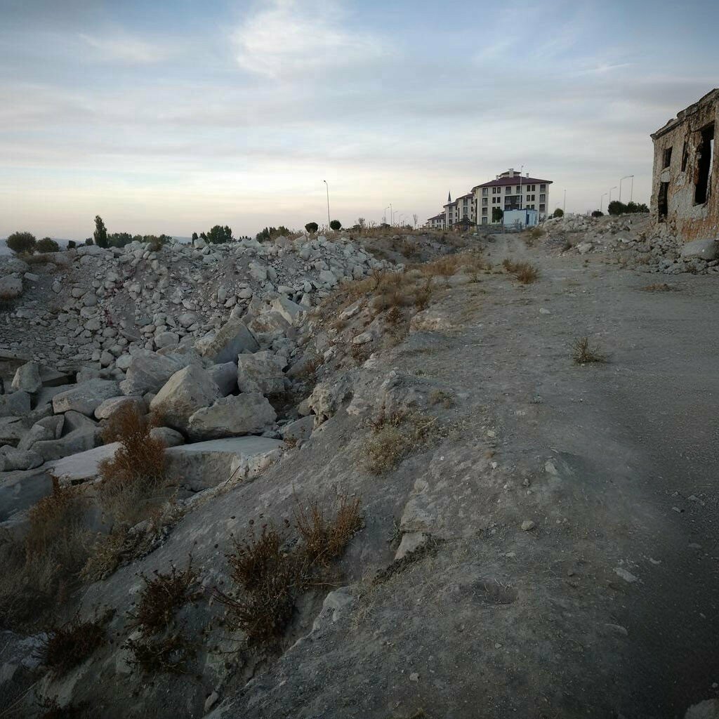 Genre sculpture Kemer Bridge, Bunyan, photo