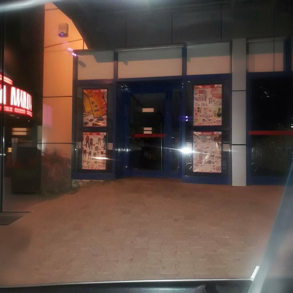 Supermarket Bim, Foca, photo