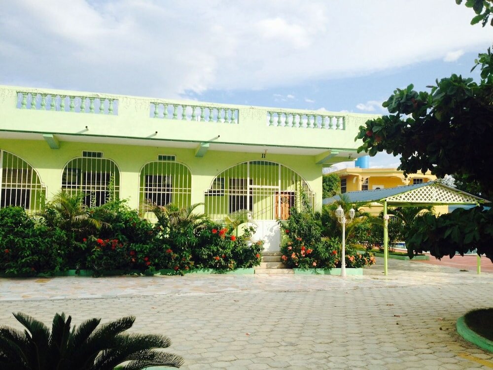 Фото La Cayenna Hôtel et Restaurant