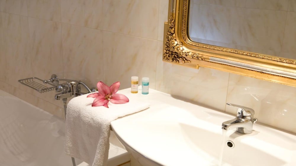 Фото Royal Nidri Hotel & Apartments