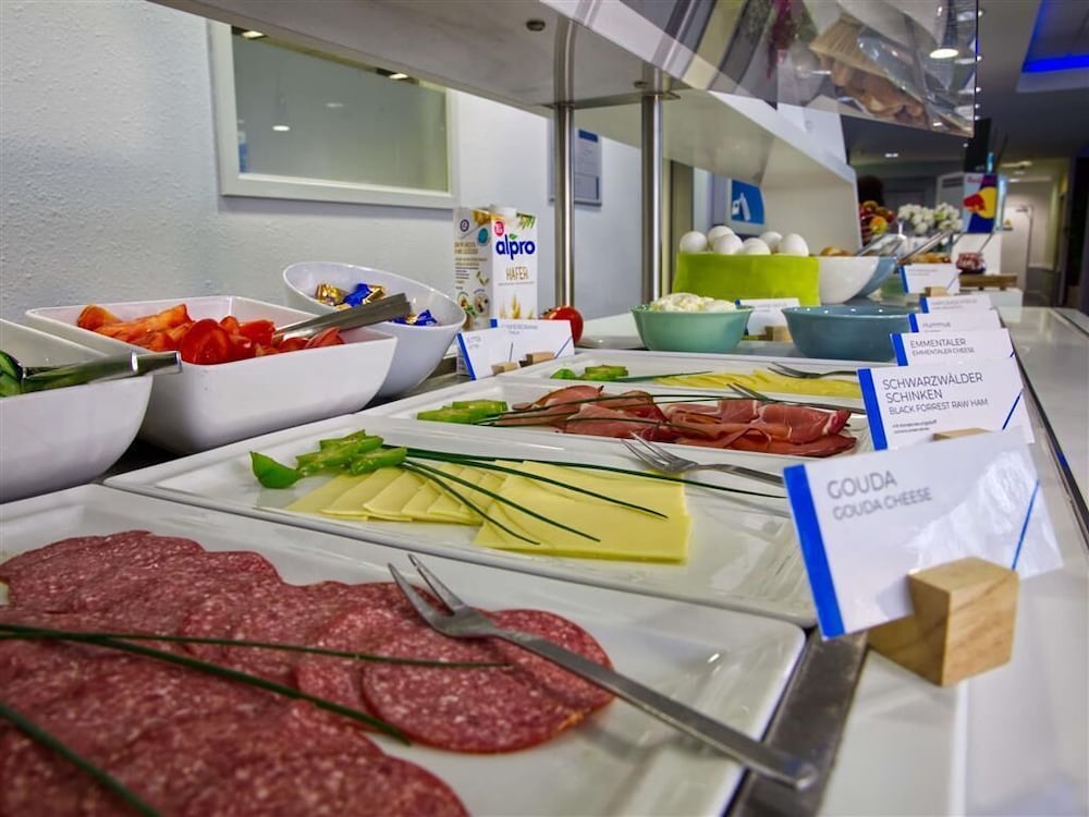 Фото Ibis budget Koeln Messe