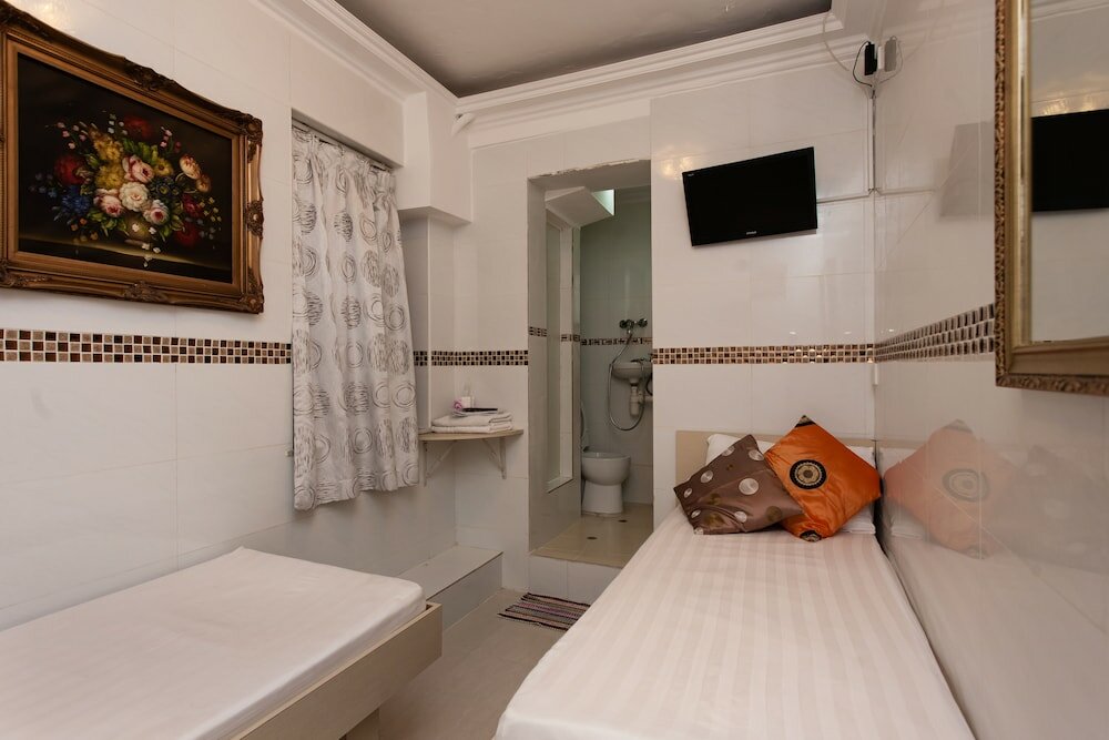 Фото Lily Garden Guest House