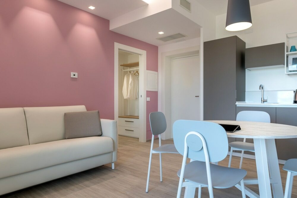 Фото Youmami Lifestyle Suite Hotel