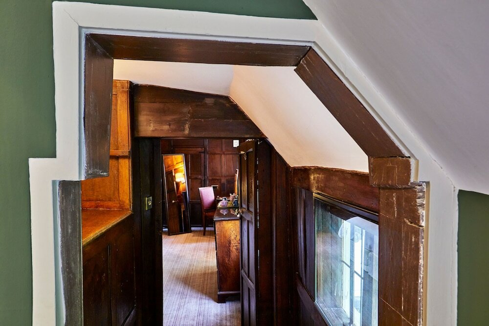 Фото Ockenden Manor Hotel & SPA