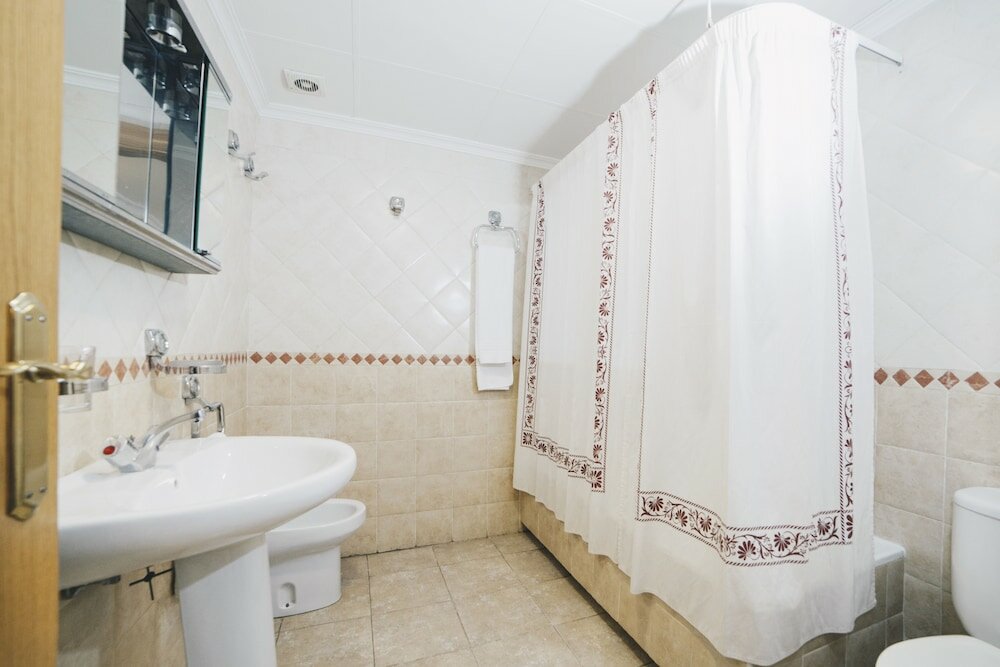 Фото Hostal Los Gavilanes 2