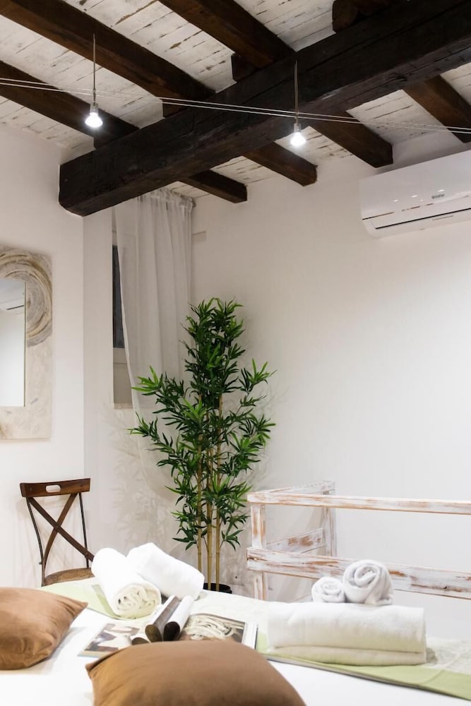 Фото Sofia alla VII coortein trastevere