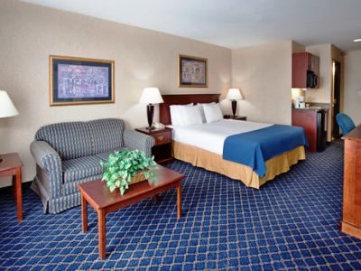 Фото Holiday Inn Express & Suites Farmington, an Ihg Hotel