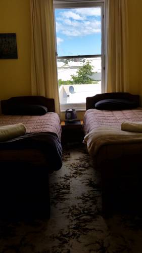 Фото Empire Hotel Backpackers