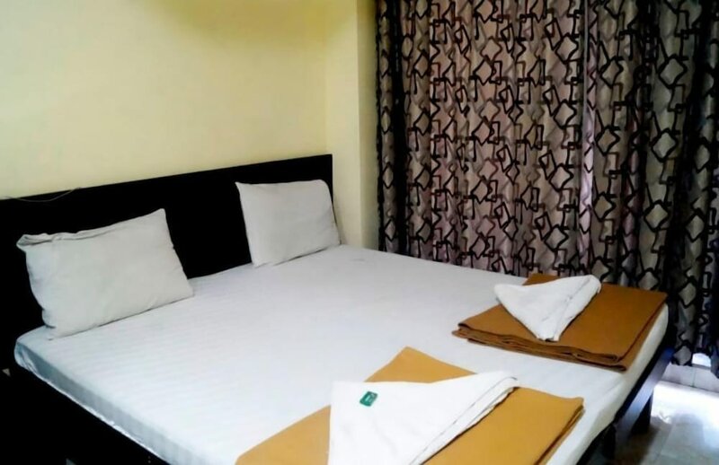 Гостиница Hotel National в Мумбаи