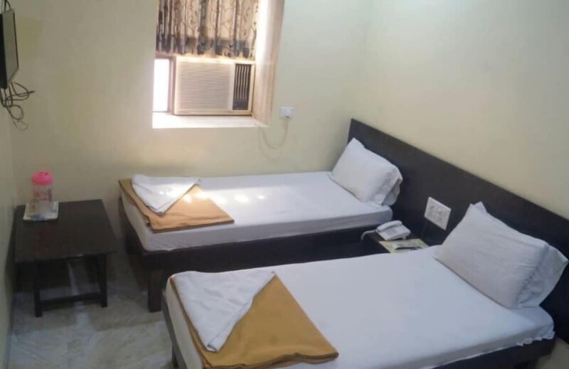 Гостиница Hotel National в Мумбаи