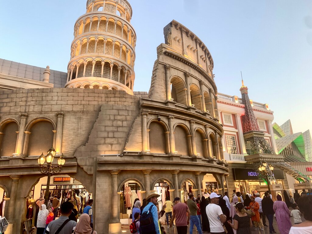Observation deck World Avenue Photo Point, Dubai, photo