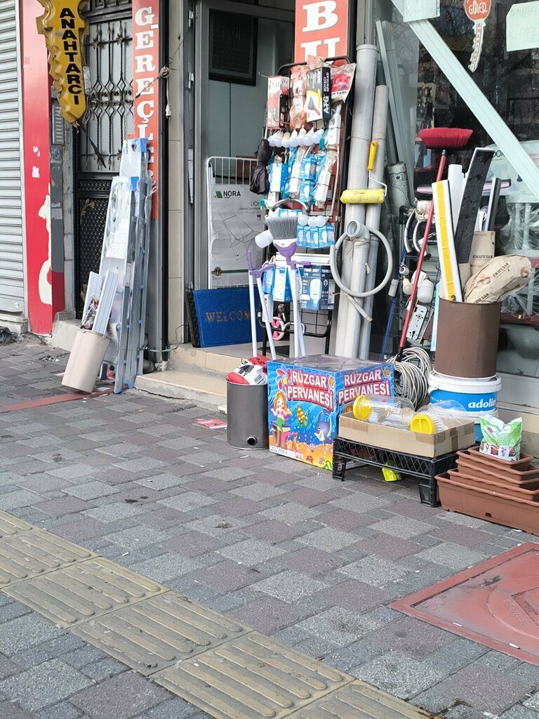 Hardware store Akdag Hardware, Istanbul, photo