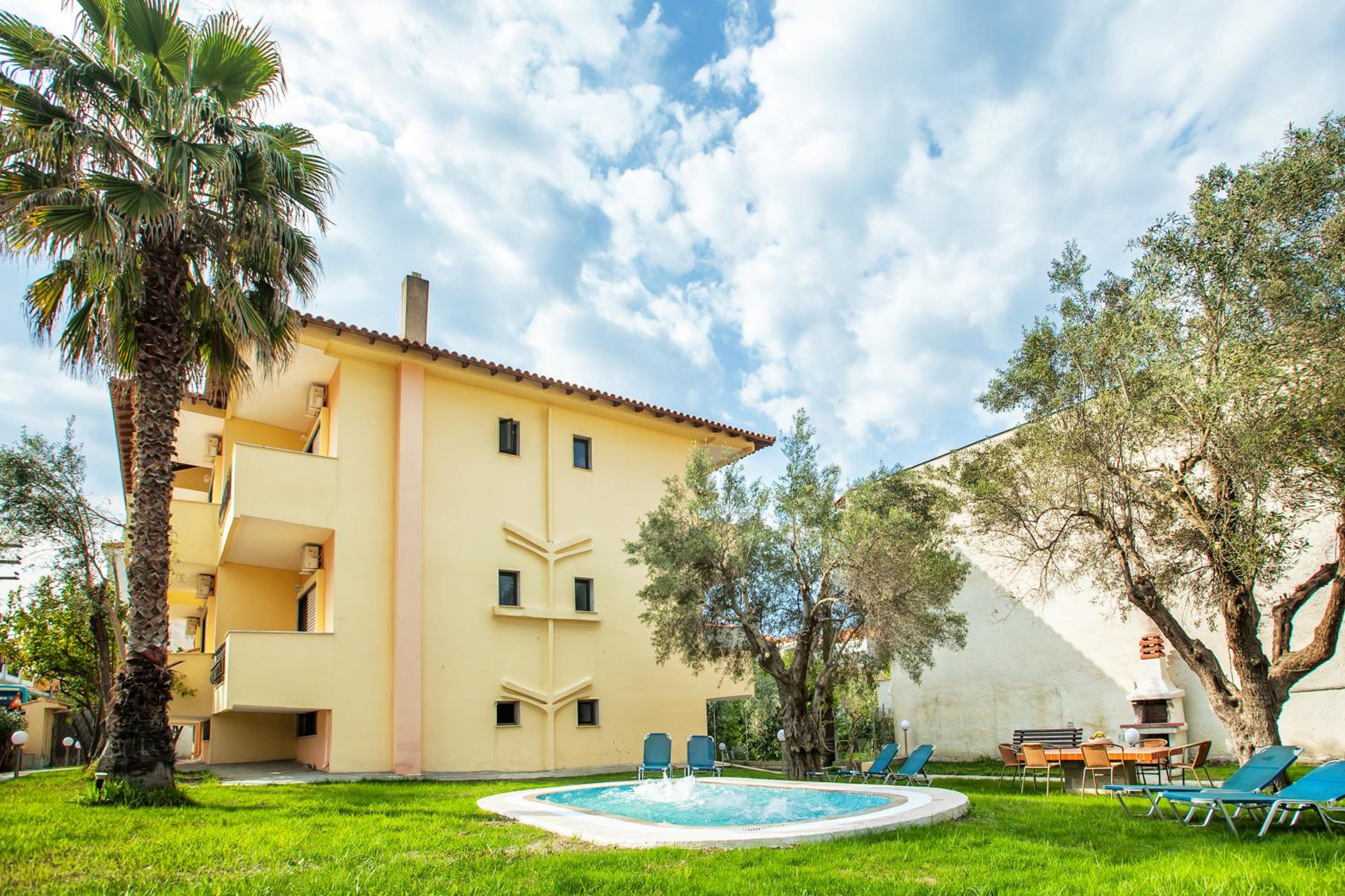 Фото Lemon Garden Villa