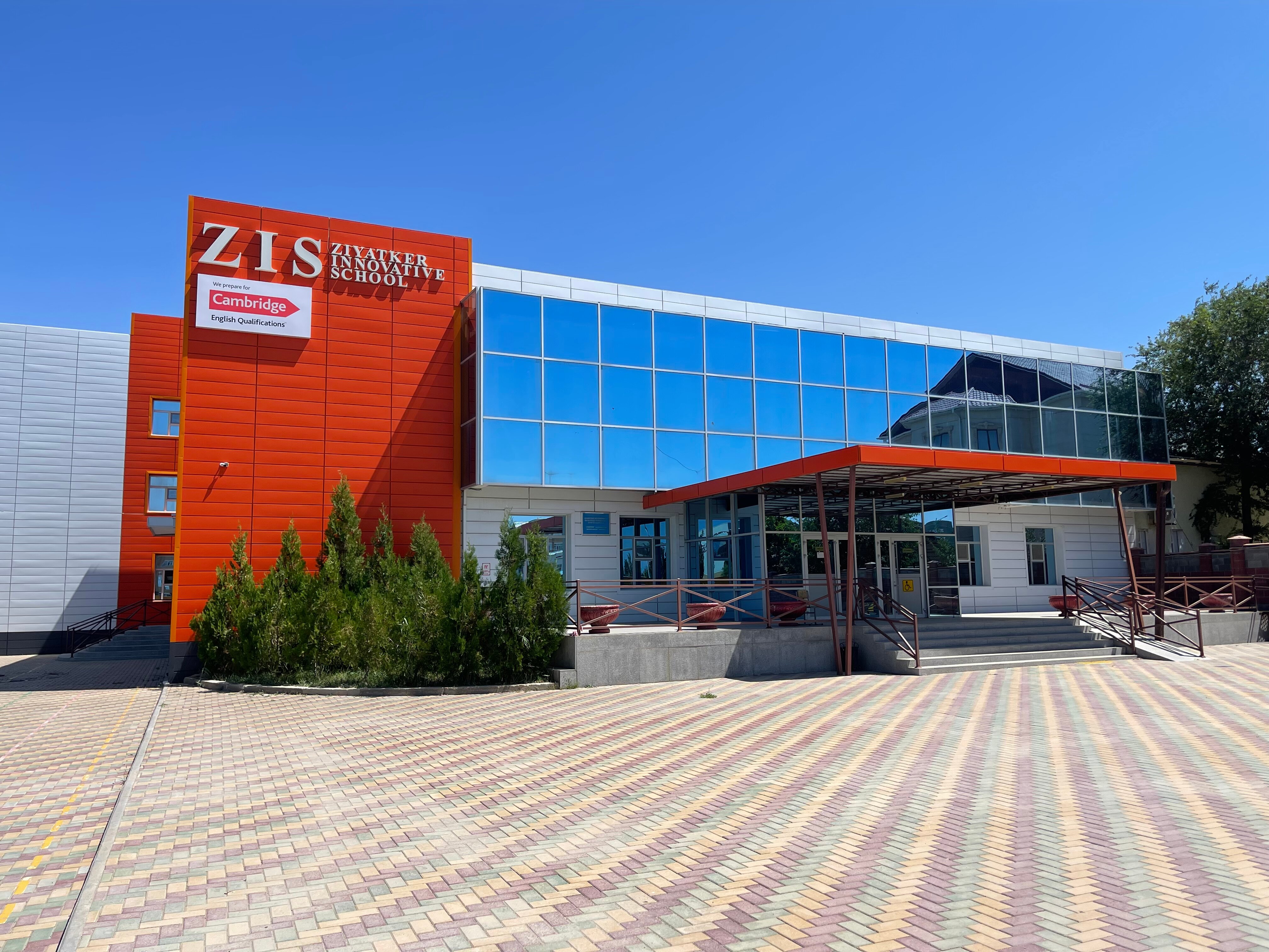 Орыс қызы жігіттің аузына сисады