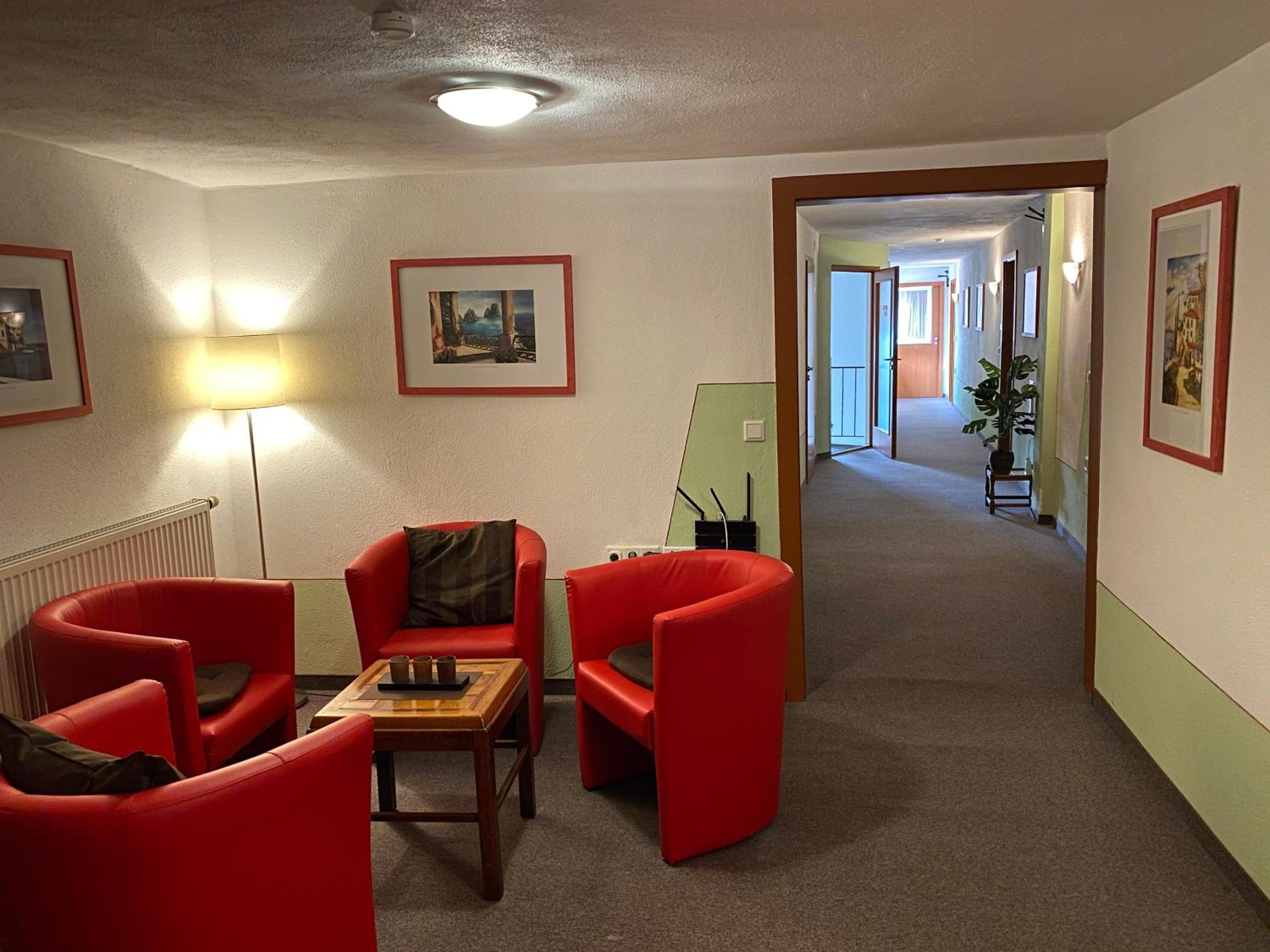 Фото Hotel Garni Goldene Traube