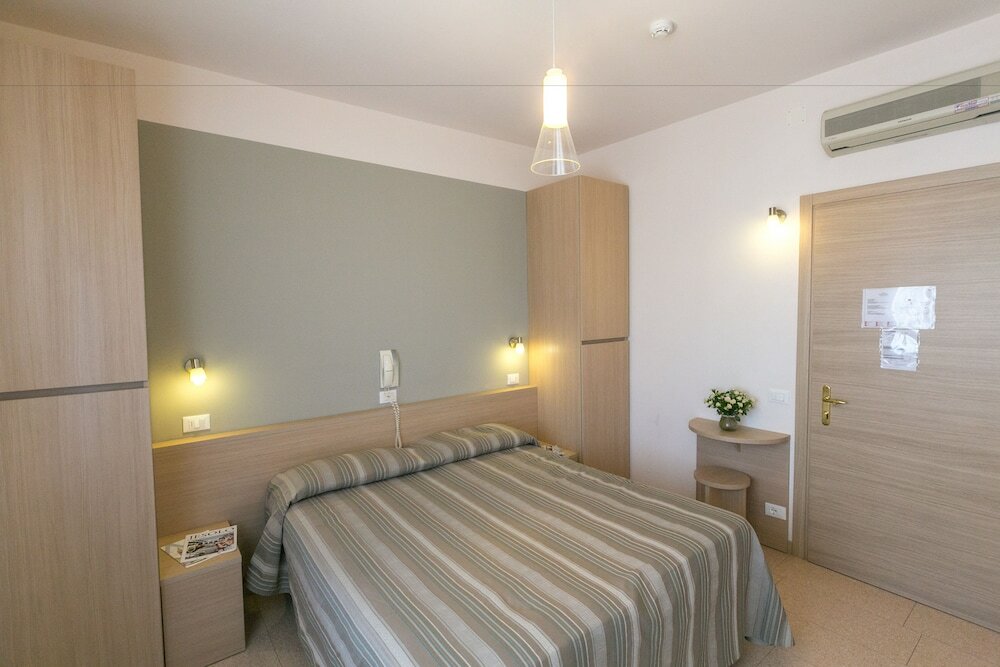 Фото Hotel Colonna