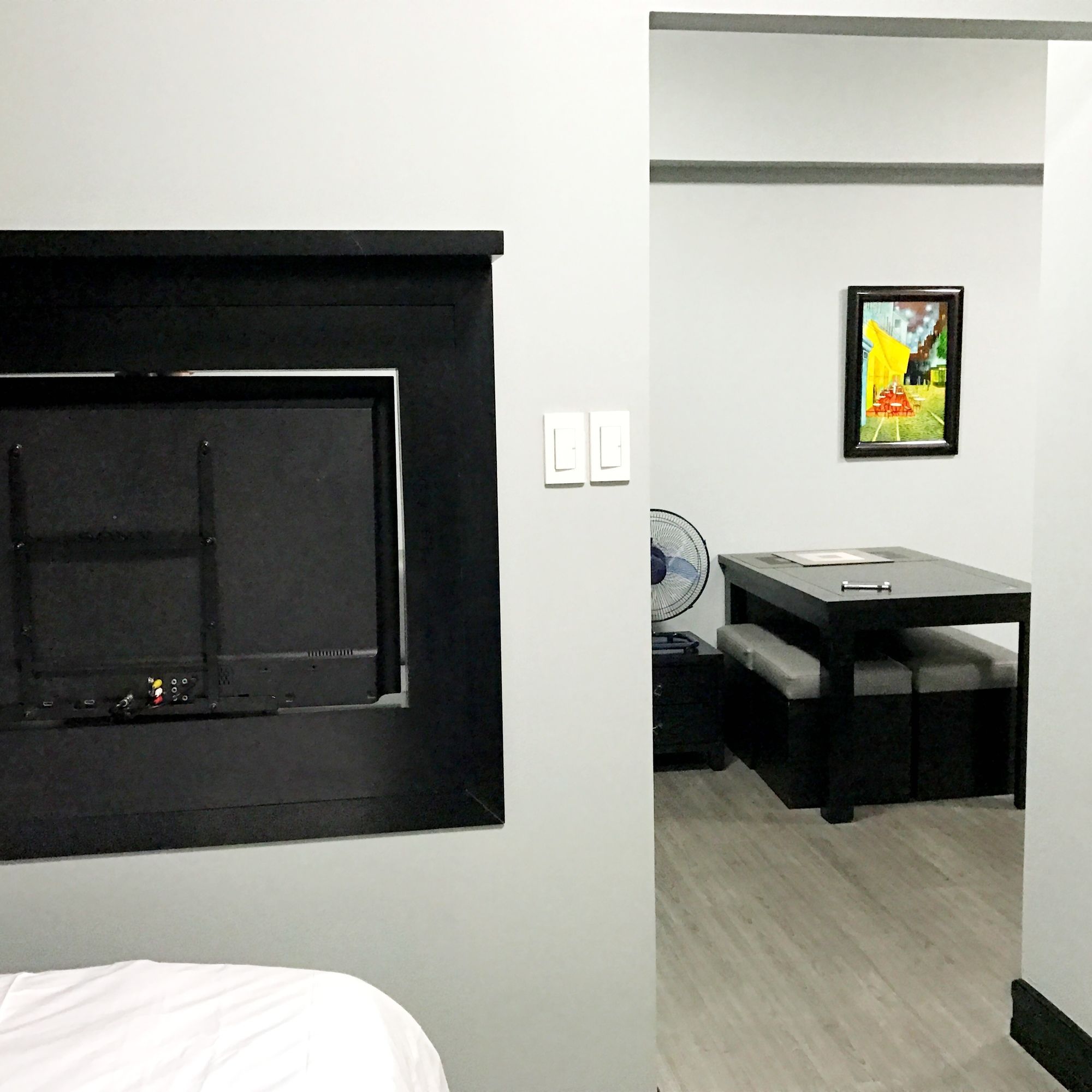 Фото Luxury Condo at Forbeswood Parklane