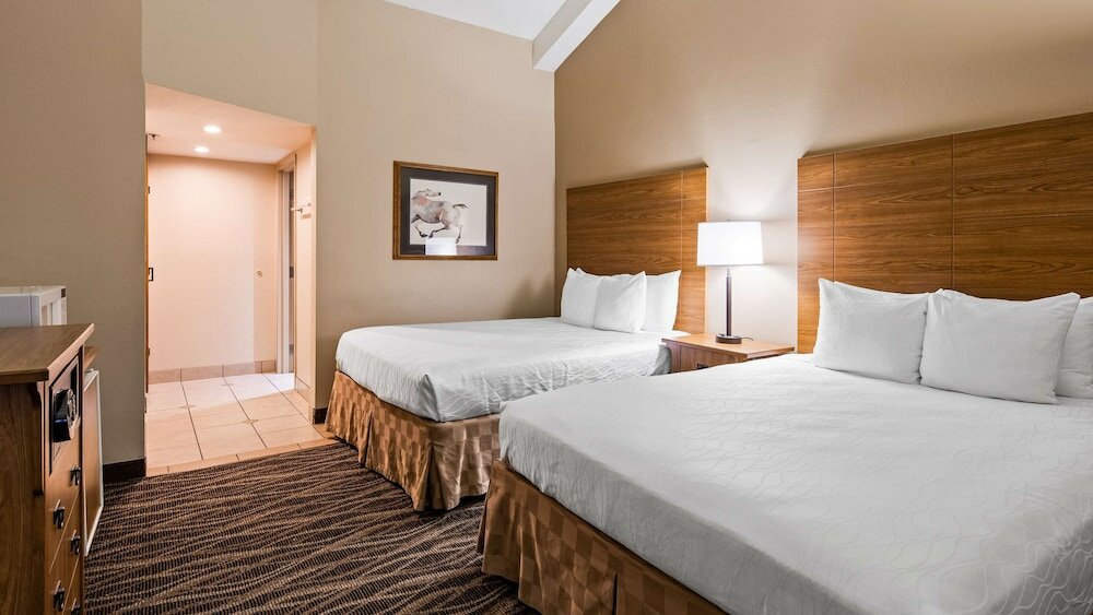 Фото Best Western Plus Saddleback Inn & Conference Center