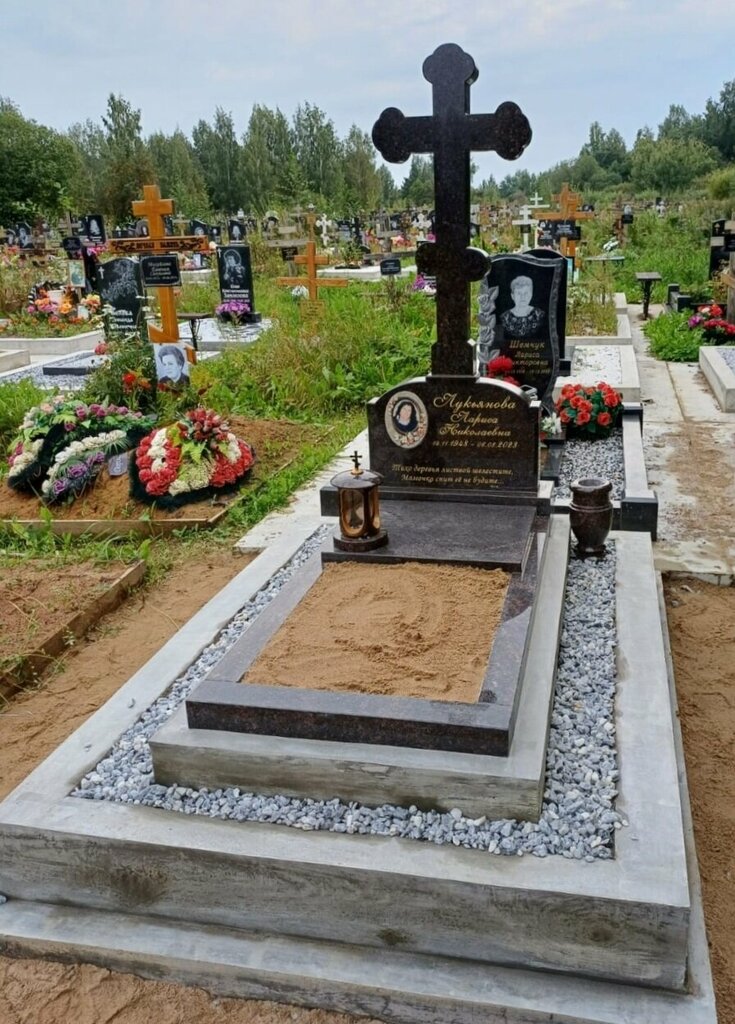 Production of tombstones Granitnaya masterskaya, Lomonosov, photo