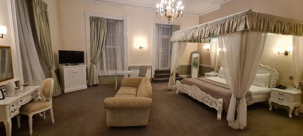 Фото Manor of Groves