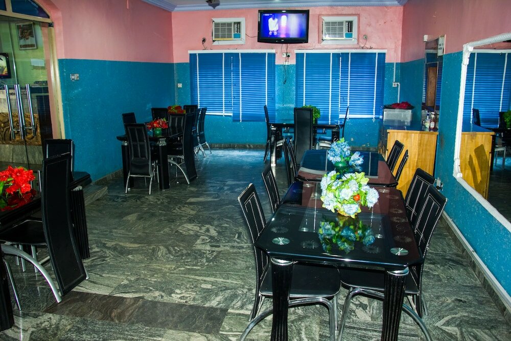 Фото Bluenest Hotel