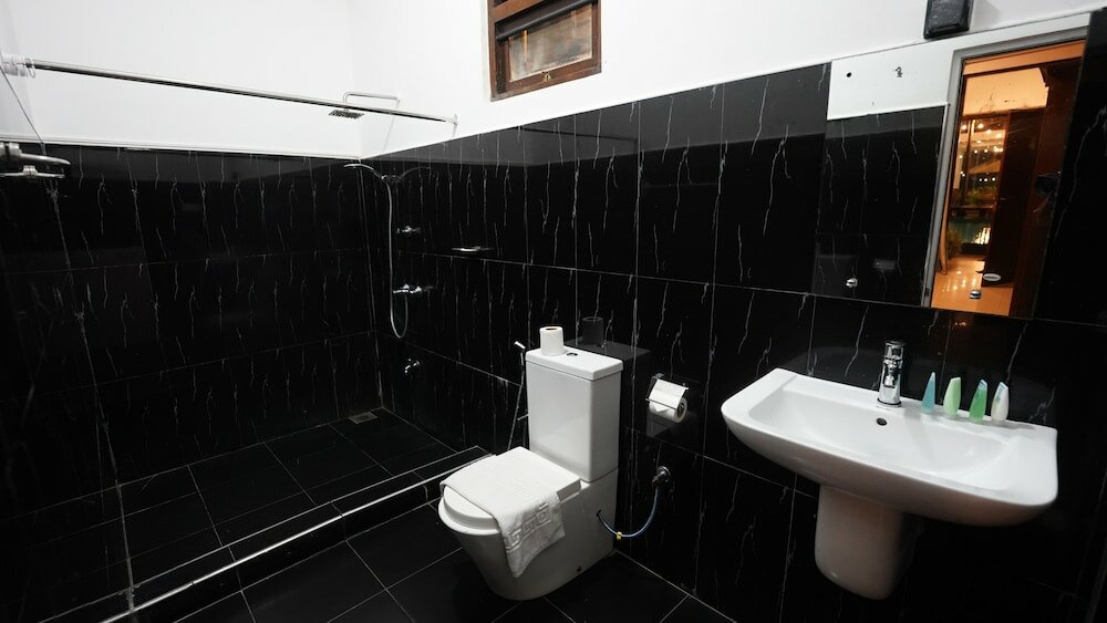 Фото Randiya Sea View Hotel