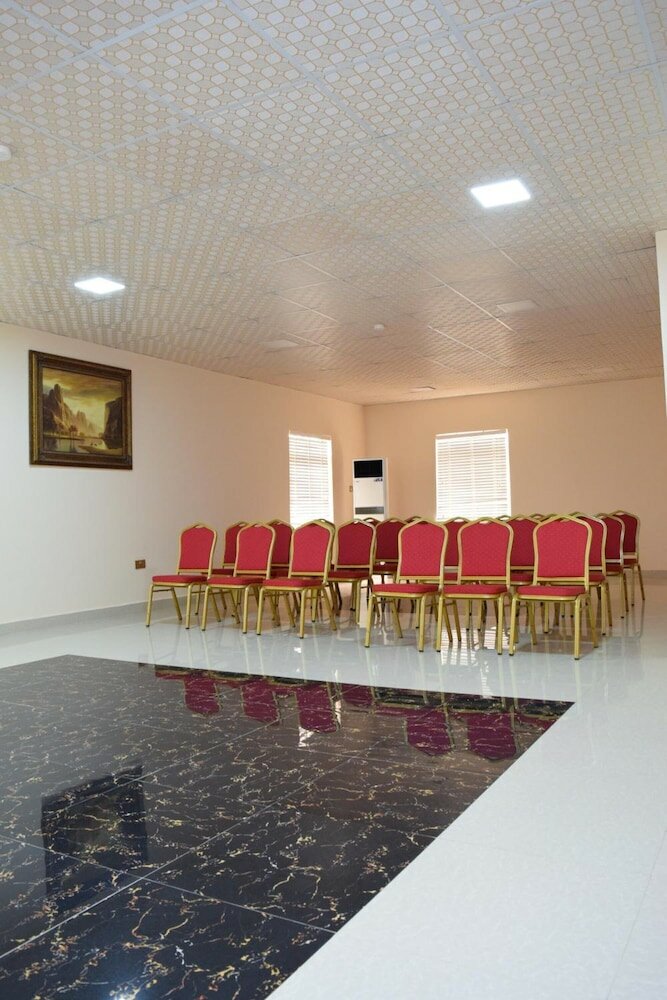 Фото Chariot Hotel