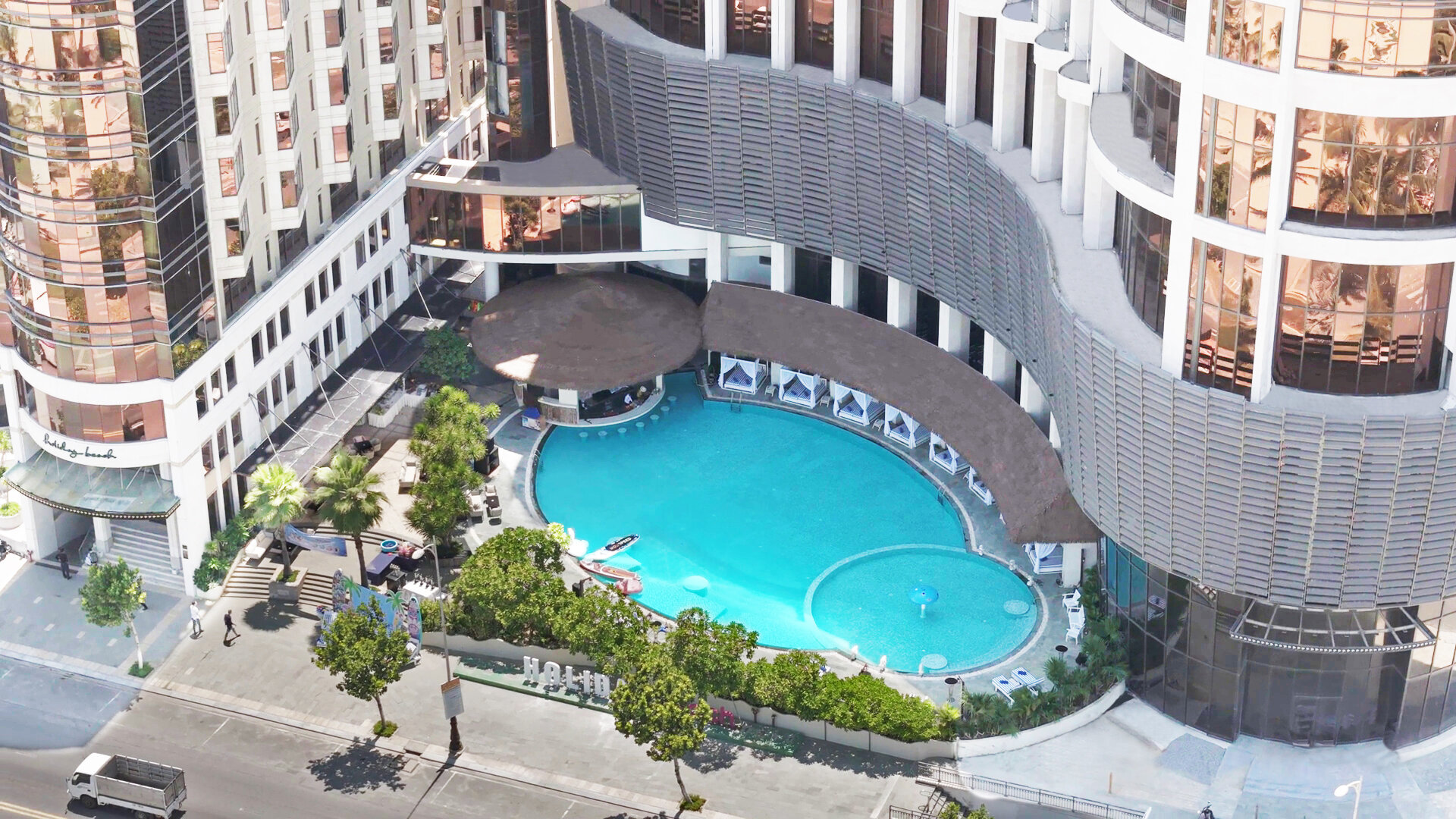 Фото Holiday Beach Hotel Danang