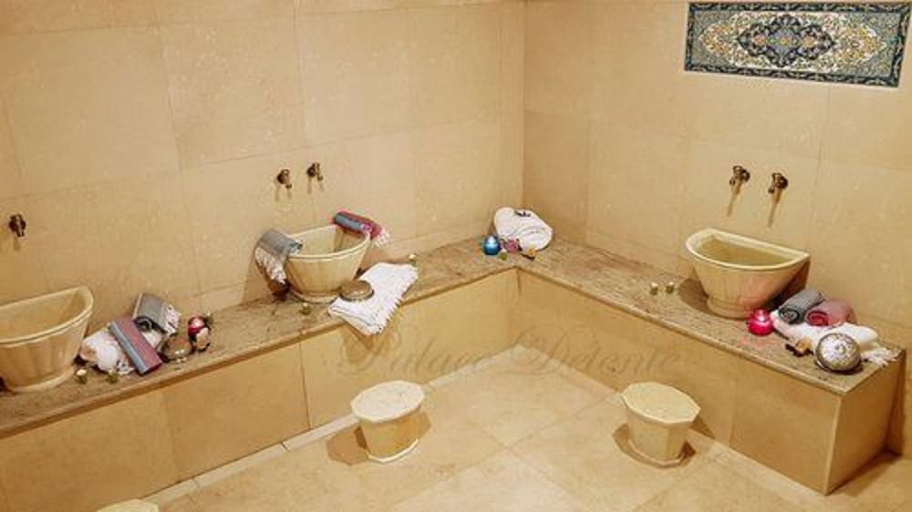 Фото Hôtel de La Vallée Chlef