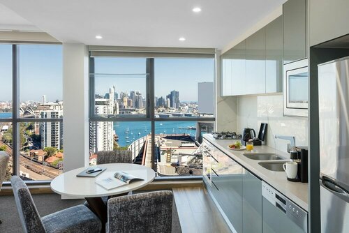 Гостиница Meriton Suites North Sydney в Сиднее