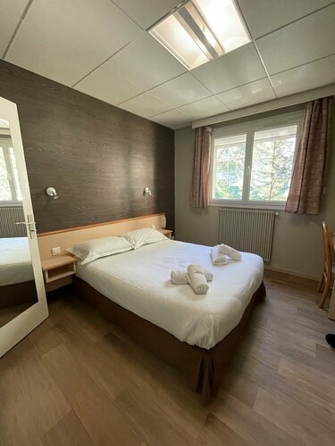 Гостиница Hotel Les Cigalons в Марселе