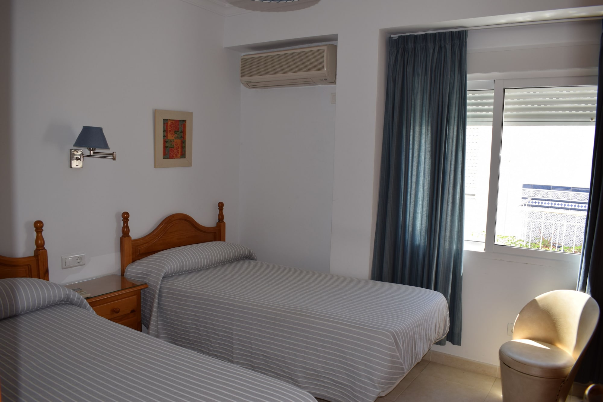 Фото Apartamentos El Jardin